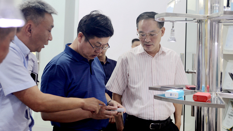 市委常委、副市長徐懷好走訪炬神電子 ：全力、熱情、周到提供服務(wù)